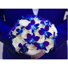Букет невесты с синей Орхидеей